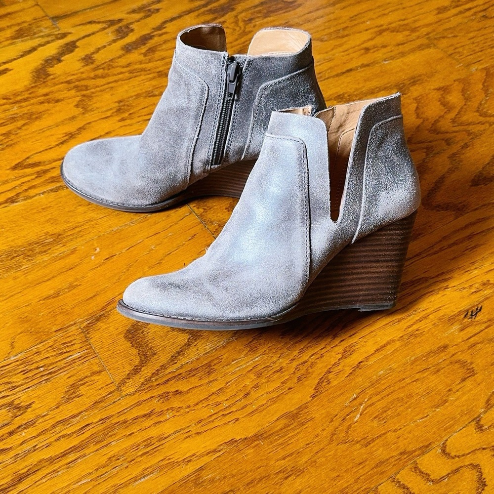 Lucky Brand‎ Yabba Gray Suede Ankle Wedge Booties Distressed Women's 7